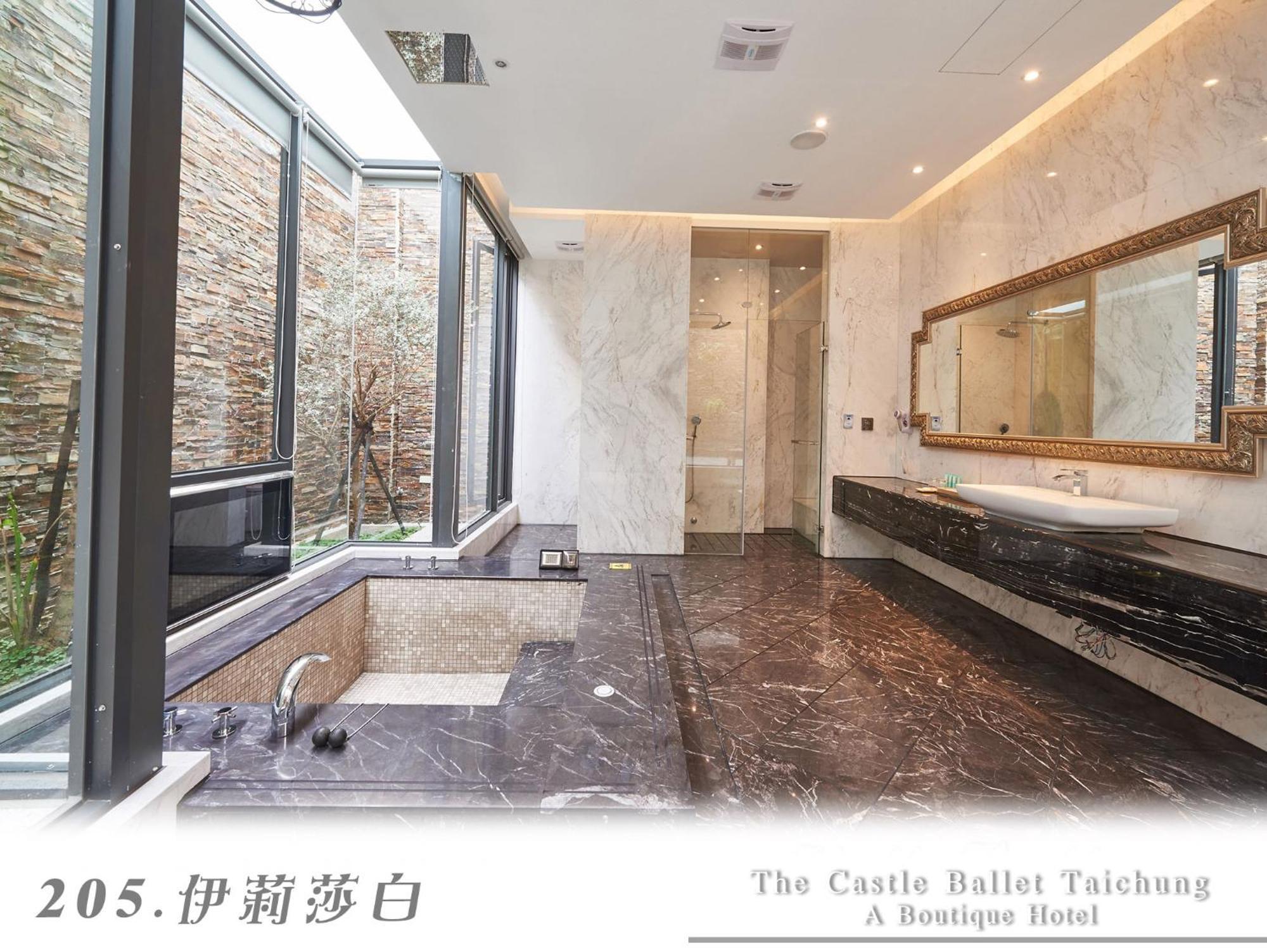 The Castle Ballet Taichung A Boutique Hotel מראה חיצוני תמונה
