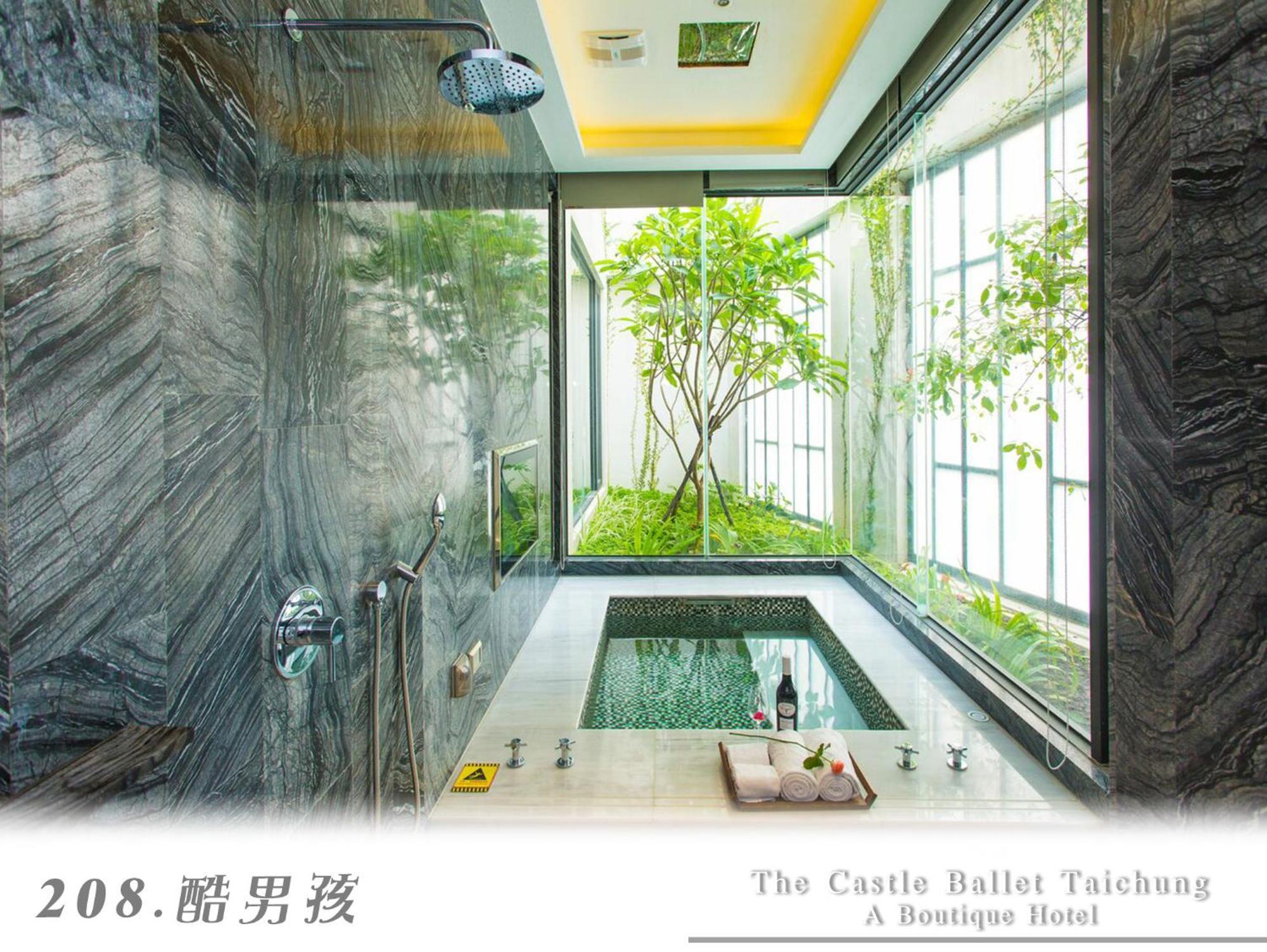 The Castle Ballet Taichung A Boutique Hotel מראה חיצוני תמונה