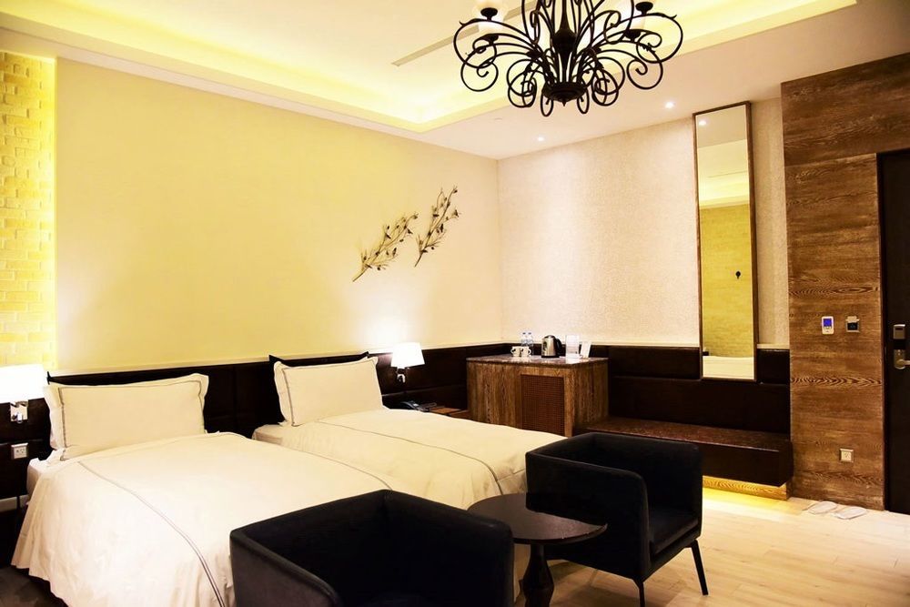 The Castle Ballet Taichung A Boutique Hotel מראה חיצוני תמונה