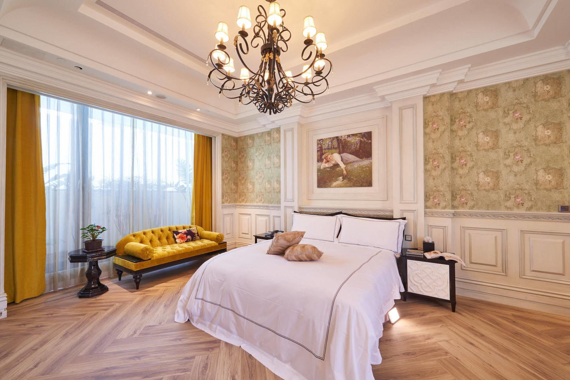 The Castle Ballet Taichung A Boutique Hotel מראה חיצוני תמונה