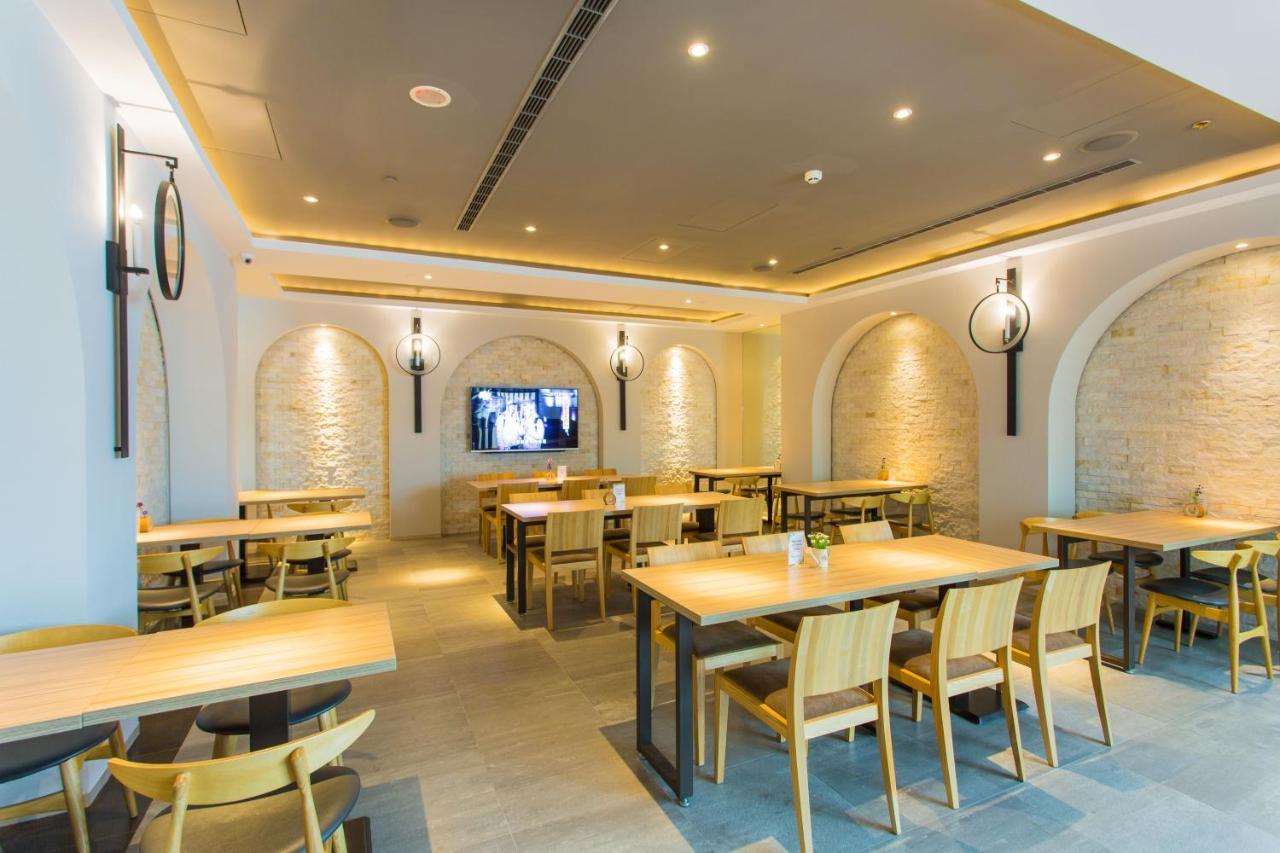 The Castle Ballet Taichung A Boutique Hotel מראה חיצוני תמונה
